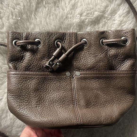 Tignanello light brown cocoa leather drawstring bucket crossbody bag - Picture 8 of 13